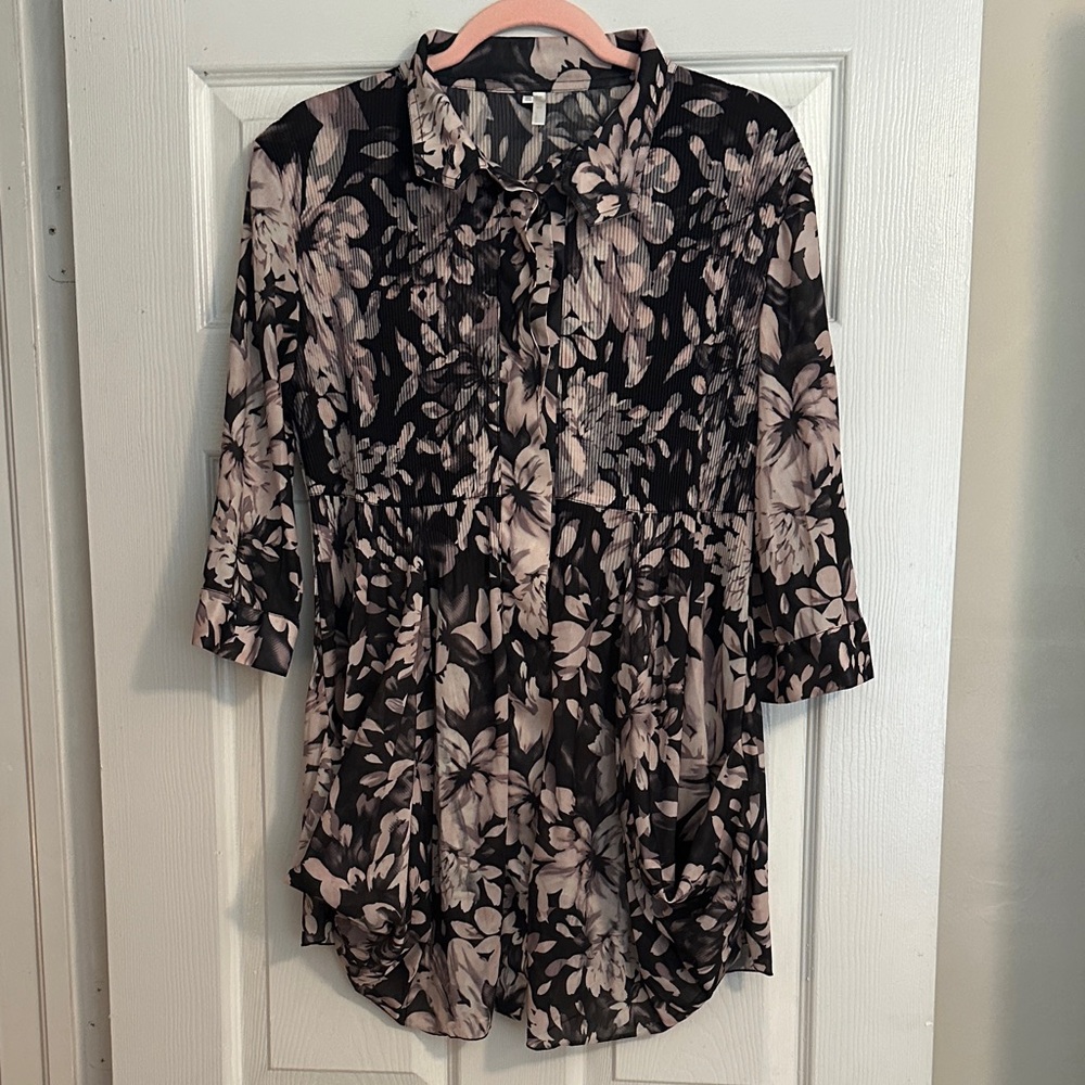Chic Floral Women's Blouse in Black and Pink